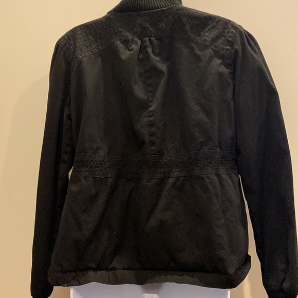 L black Charlotte Russe jacket. 4 pockets. Stretchy collar and cuffs - Picture 6 of 6